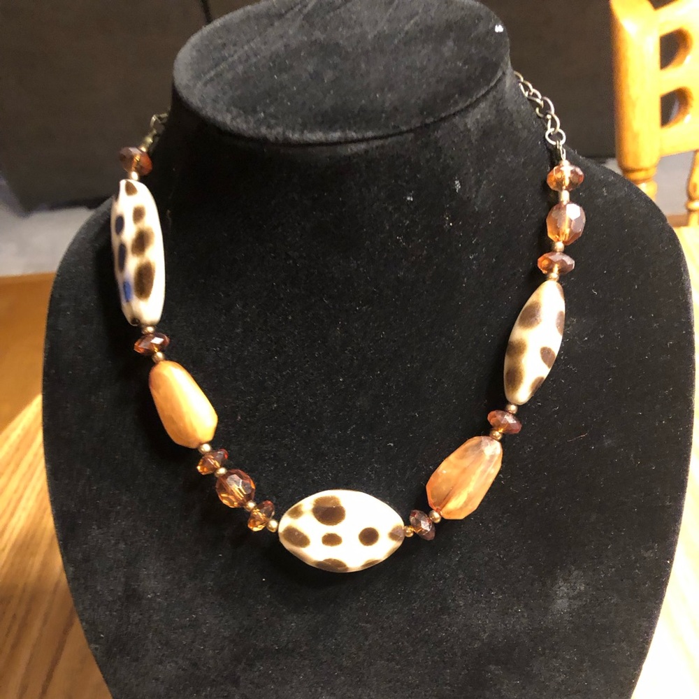 Brand new decorative necklace
